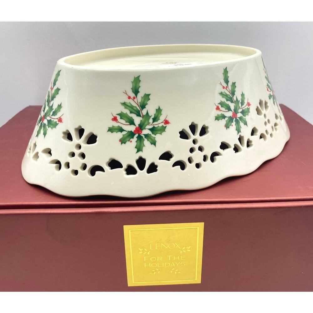 Lenox Holiday Pierced Large Oval Gold Rim Basket with Original Box